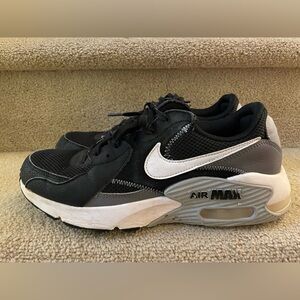 Nike Air Max Black and White Men's Shoes size 9